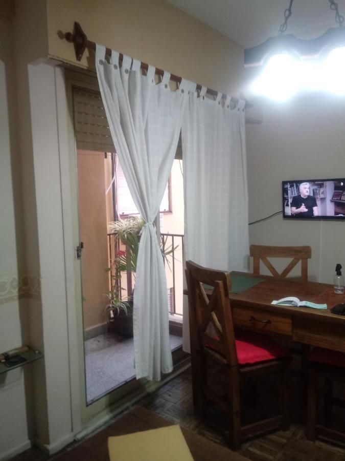 Calido En Parque Lezama Apartment Buenos Aires Bagian luar foto