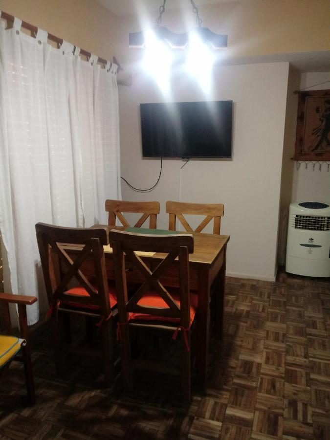 Calido En Parque Lezama Apartment Buenos Aires Bagian luar foto