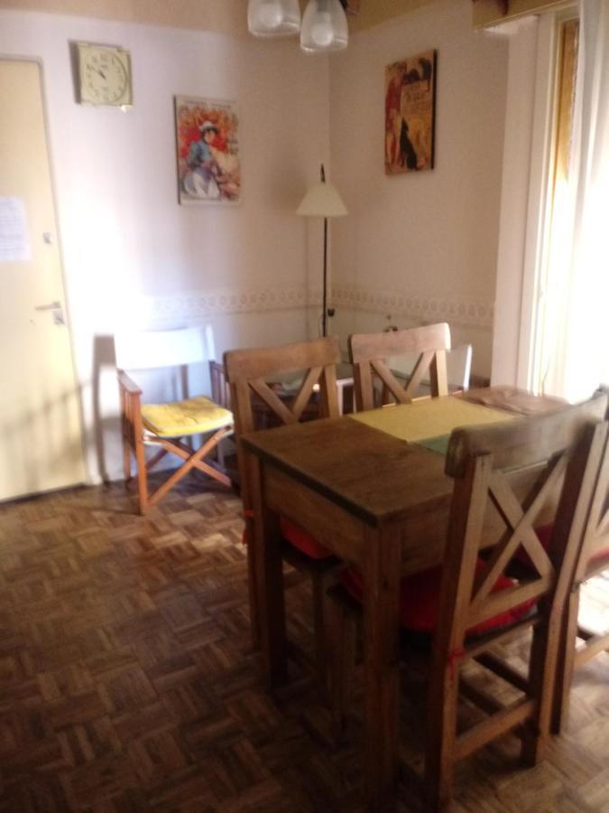 Calido En Parque Lezama Apartment Buenos Aires Bagian luar foto