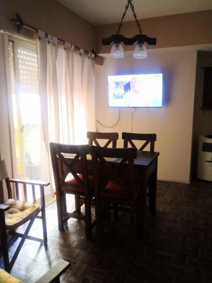 Calido En Parque Lezama Apartment Buenos Aires Bagian luar foto