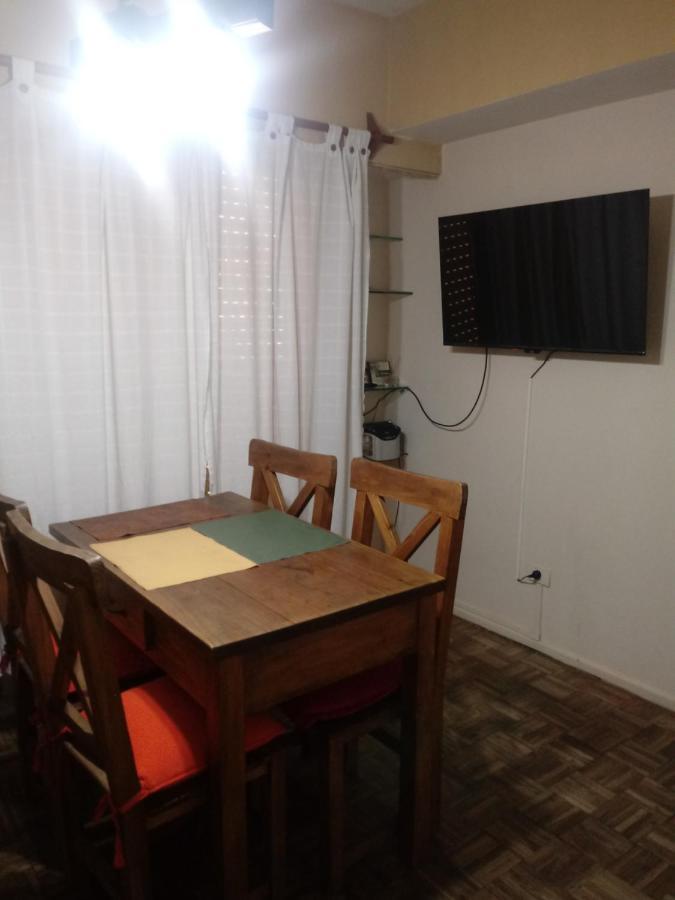 Calido En Parque Lezama Apartment Buenos Aires Bagian luar foto