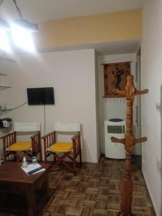 Calido En Parque Lezama Apartment Buenos Aires Bagian luar foto