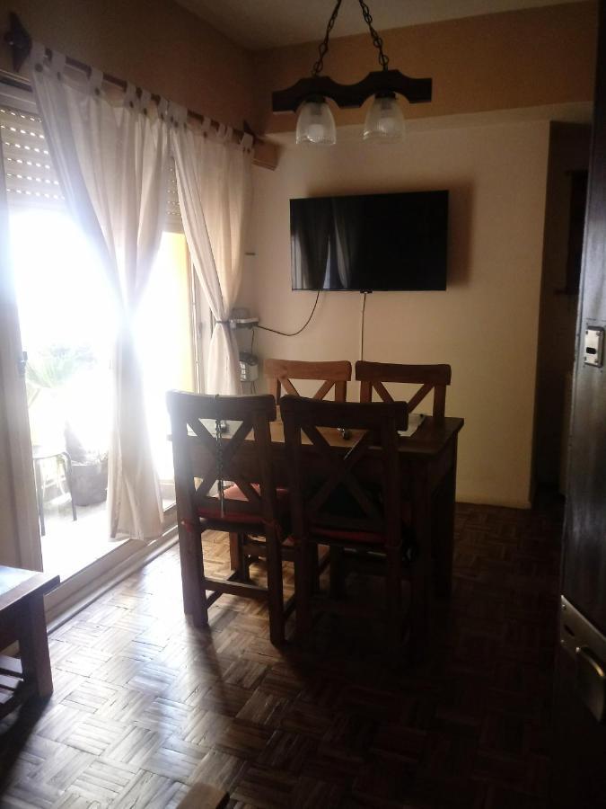Calido En Parque Lezama Apartment Buenos Aires Bagian luar foto