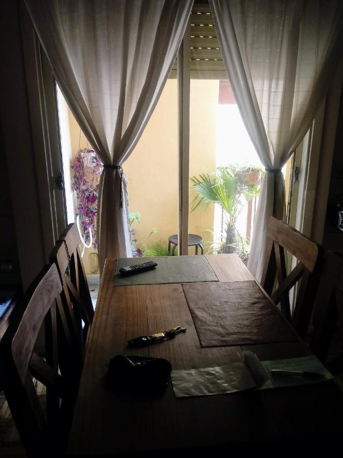 Calido En Parque Lezama Apartment Buenos Aires Bagian luar foto