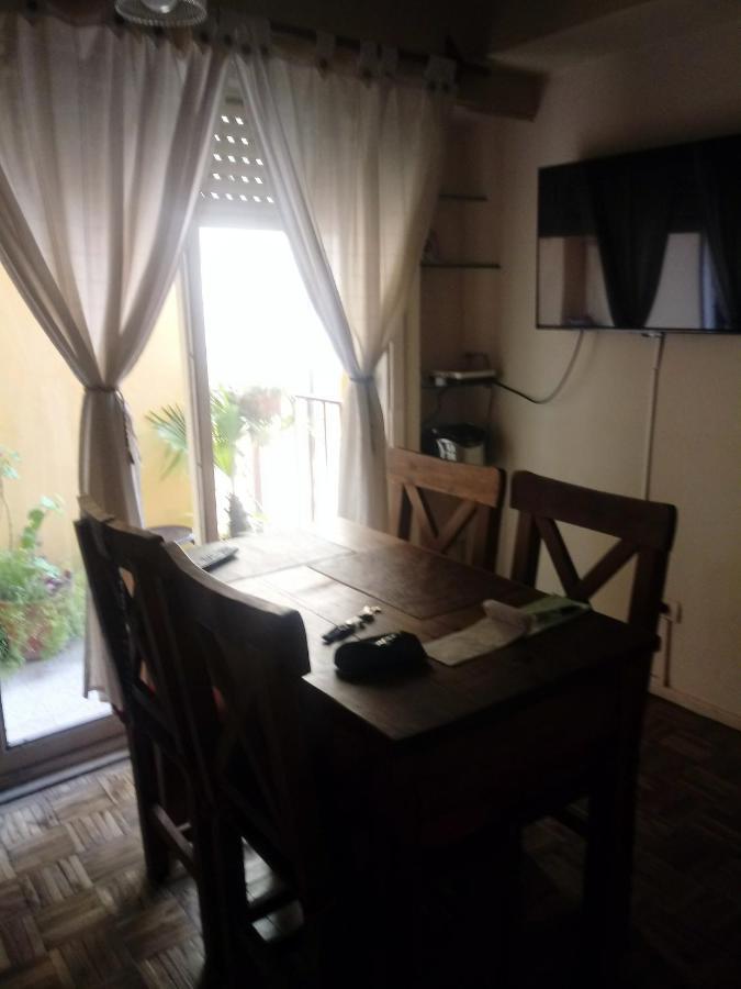 Calido En Parque Lezama Apartment Buenos Aires Bagian luar foto