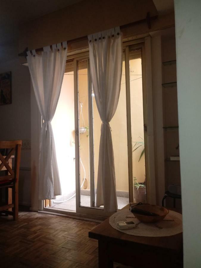 Calido En Parque Lezama Apartment Buenos Aires Bagian luar foto