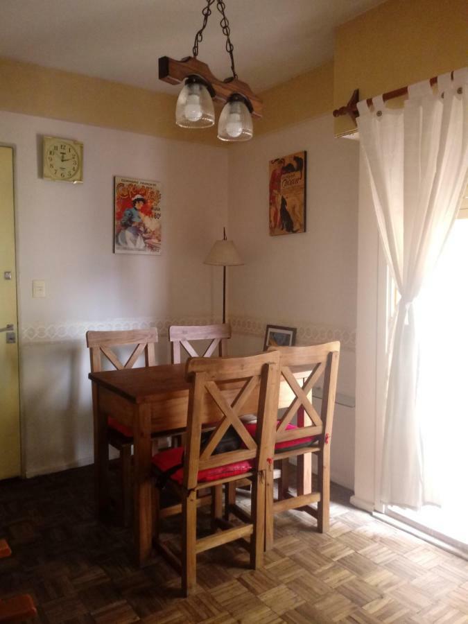 Calido En Parque Lezama Apartment Buenos Aires Bagian luar foto