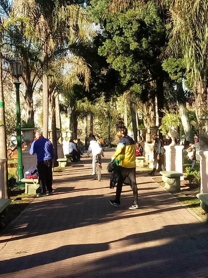 Calido En Parque Lezama Apartment Buenos Aires Bagian luar foto