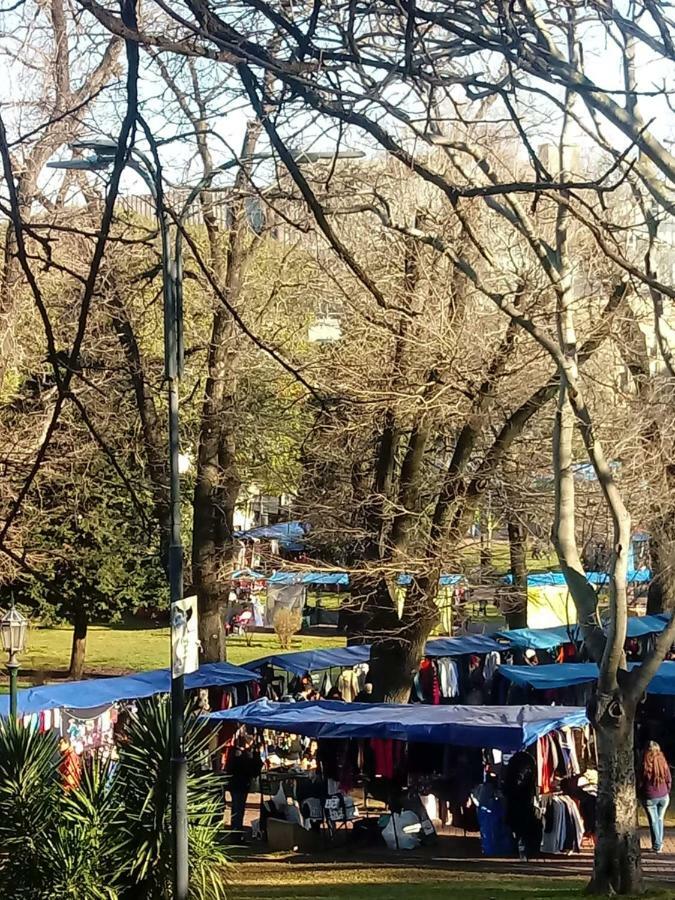 Calido En Parque Lezama Apartment Buenos Aires Bagian luar foto