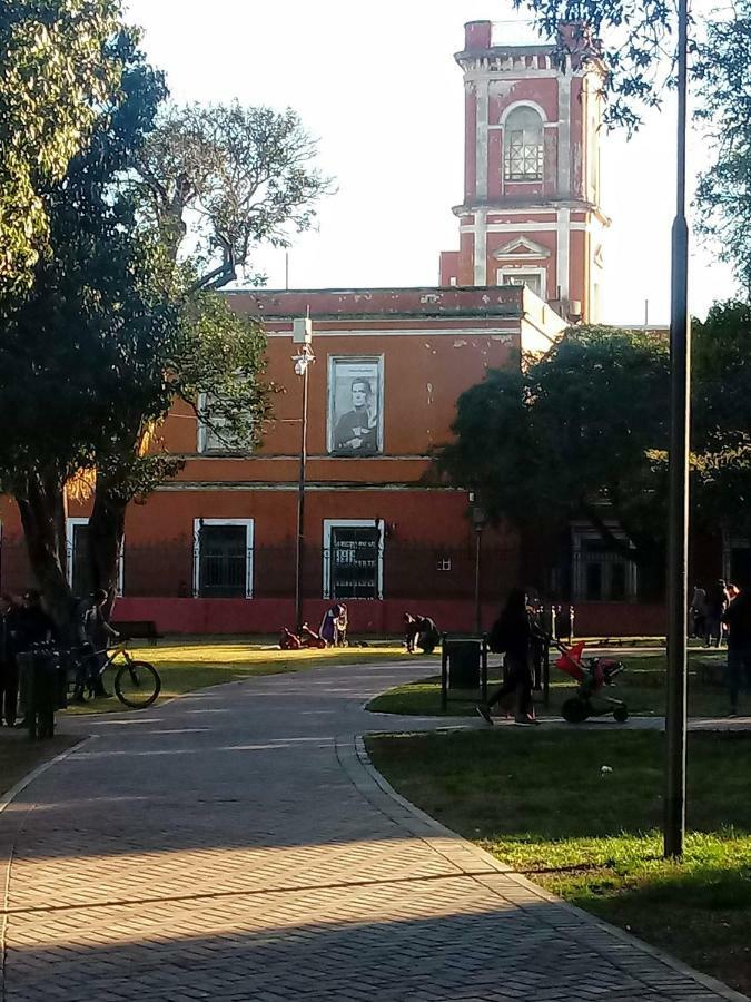 Calido En Parque Lezama Apartment Buenos Aires Bagian luar foto