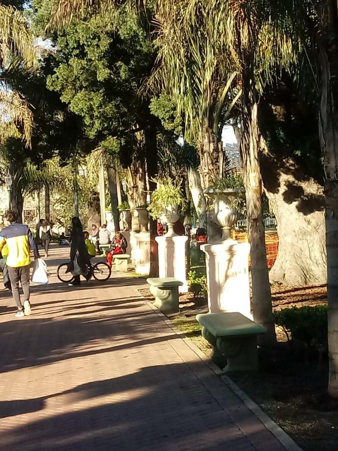 Calido En Parque Lezama Apartment Buenos Aires Bagian luar foto