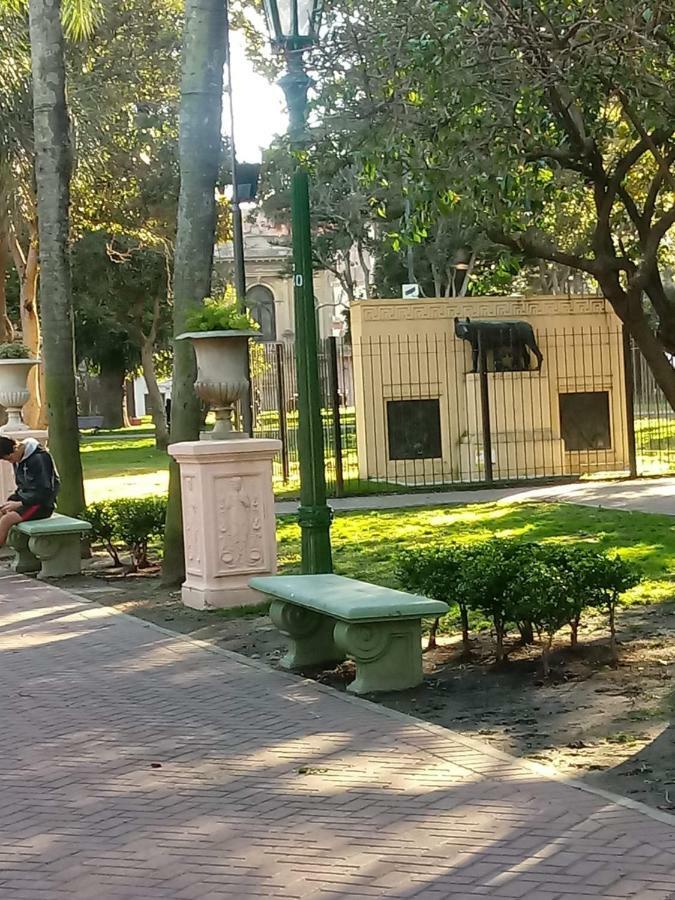 Calido En Parque Lezama Apartment Buenos Aires Bagian luar foto