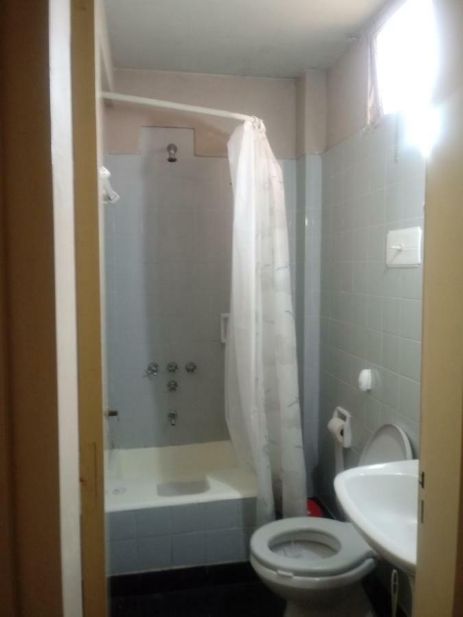 Calido En Parque Lezama Apartment Buenos Aires Bagian luar foto