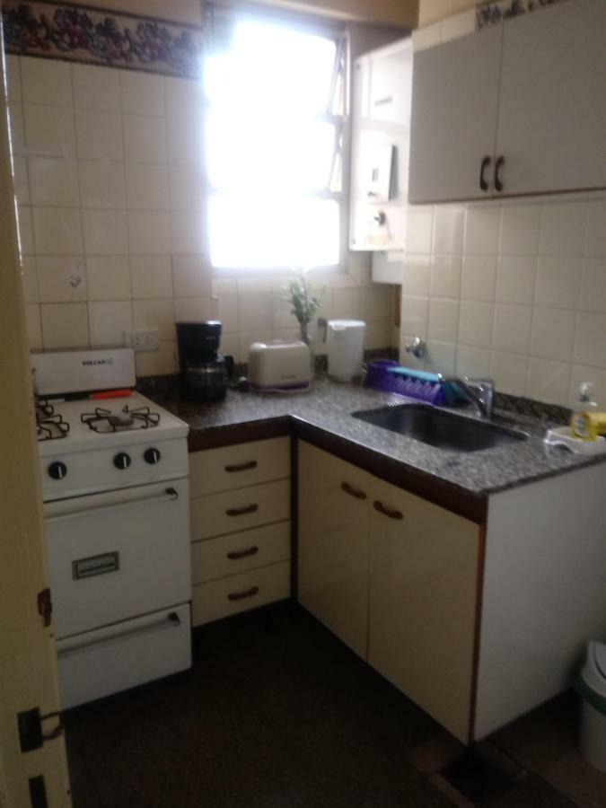 Calido En Parque Lezama Apartment Buenos Aires Bagian luar foto
